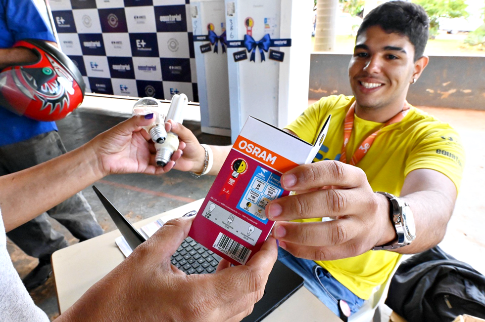 Mutirão Pelo Cliente Todo Dia- Equatorial Goiás- Lâmpadas