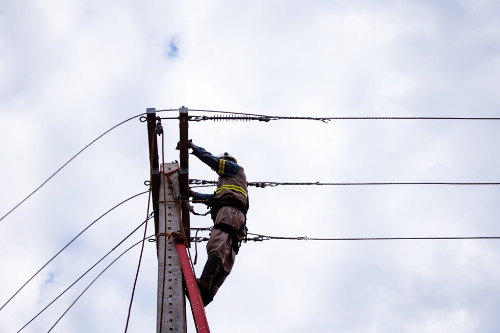 Equatorial entrega nova linha de energia para Campo Limpo de Goiás